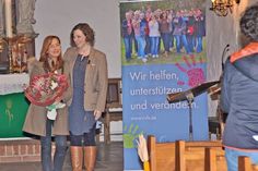 Standing Ovations für Stiftungsgründerin Annette Rexrodt von Fircks (lks.), auf dem Foto mit Moderatorin Kathrin Spielvogel. Schon mehr als 4.000 betroffenen Familien konnte die Stiftung mit dem Projekt „gemeinsam gesund werden“ seit 2006 helfen.