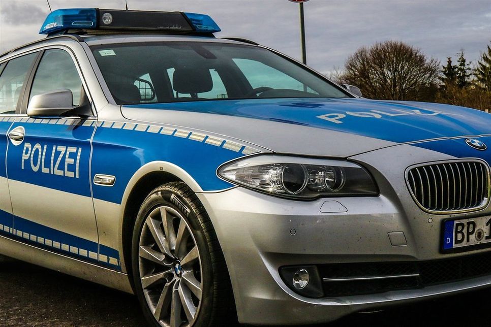 Die Polizeistation Fehmarn ermittelt hinsichtlich einer Verkehrsunfallflucht und bittet um Zeugenhinweise unter Tel. 04371/503080.