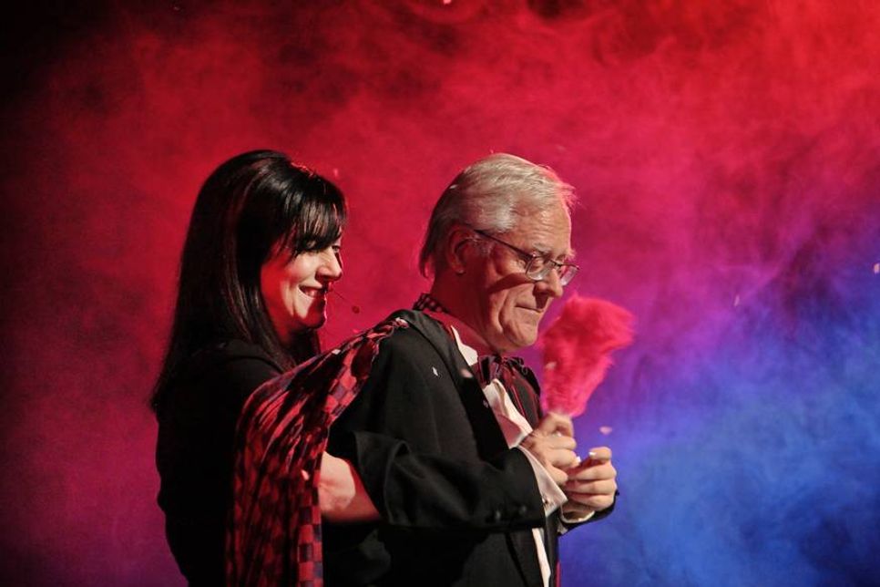 Auch bei Michelle Spillner ging es einem Zuschauer an den Kragen und aus dem Stadtverordneten Clemens Reichert wurde „Magic Clemens“.
