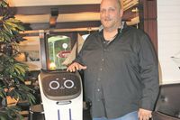 Das Hafenrestaurant in Grömitz führte einen Roboter für den Gästeservice ein.