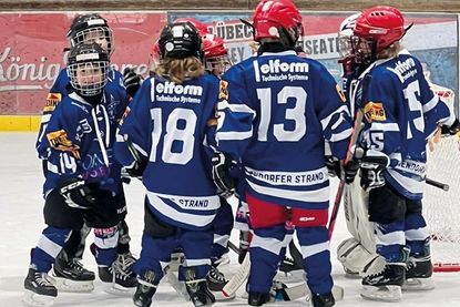 Über 60 Kinder sind zum ersten U7-Eishockeyturnier ins ETC nach Timmendorfer Strand gekommen.