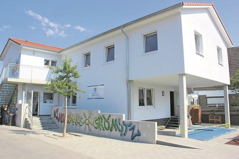 Nach nur 14-monatiger Bauzeit ist aus der ehemaligen Hausmeisterwohnung ein stattliches Kinderhaus geworden.