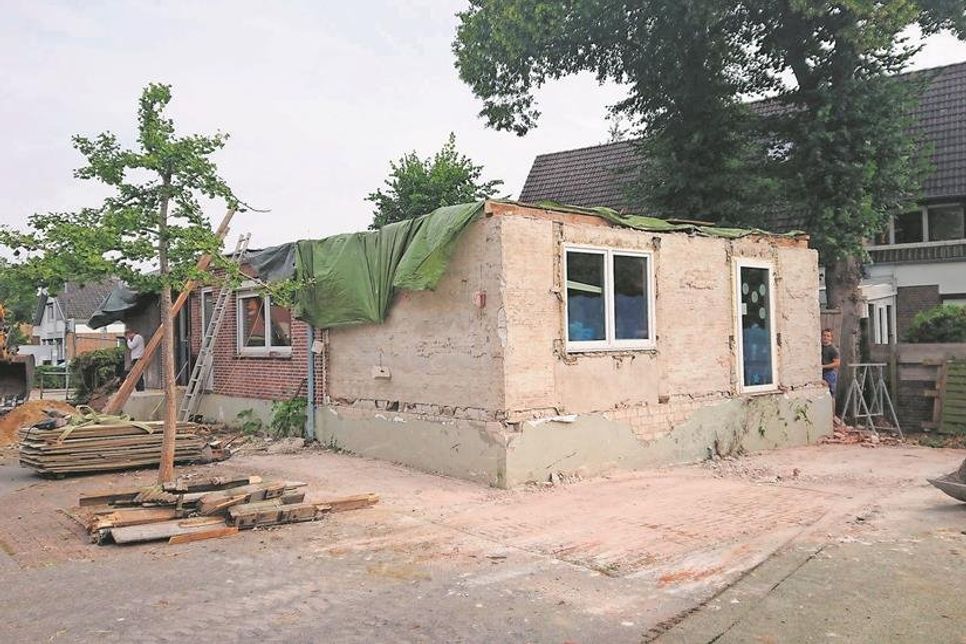 Ein altes Bild des Gebäudes zeigt die enorme Veränderung.