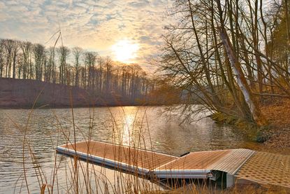 Bootsstege wie hier in Schwentinental am Rosensee aber auch in Eutin ermöglichen Wasserwanderern einen sicheren Ein- und Ausstieg.
