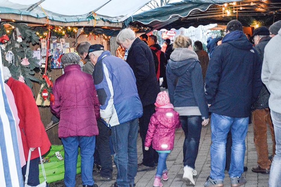 Schon traditionell geht es im Ortskern von Sereetz stimmungsvoll zu, wenn der Dorfvorstand zum beliebten Weihnachtsmarkt einlädt.