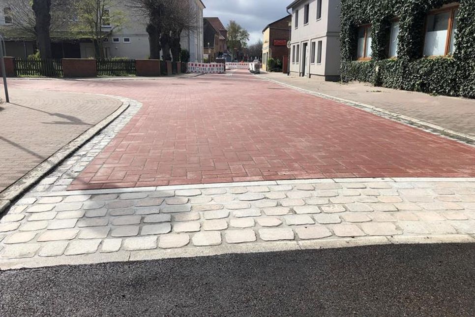 Moderate Rampen sollen die Autofahrer zum Abbremsen bringen.
