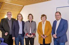 Sie zählten zu den Gästen des Austausch- und Informationsabends des CDU-Kreisverbandes in Plön-Tweelhörsten: (v. l.) Landtagsabgeordneter Hauke Hansen, Bürgermeisterin Mira Radünzel-Schneider, CDU Kandidatin Sandra Carstensen, Innenministerin Dr. Sabine Sütterlin-Waack, Bürgervorsteher Thure Koll.