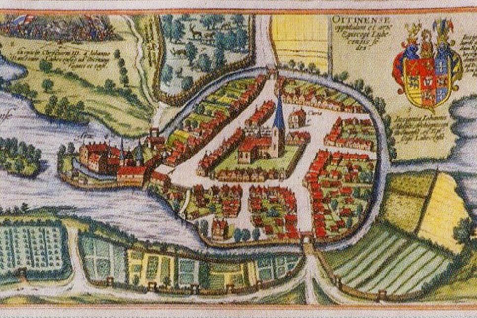 Im Dezember 1557 muss Peter Saxe in einer Angelegenheit um drei Gefangene, wie er notiert hat, von Flensburg nach Eutin zum Lübecker Bischof reisen. Dessen Residenz, die Eutiner Burg, ist auf einem Stich von 1586 (von Georg Braun und Franz Hogenberg) abgebildet.