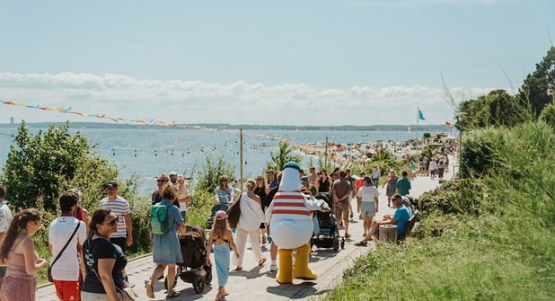 Der Juli ist in Sierksdorf ein Veranstaltungsmonat, der Einheimischen und Gästen gleichermaßen zahlreiche Gelegenheiten bietet, den Sommer direkt am Meer zu genießen.