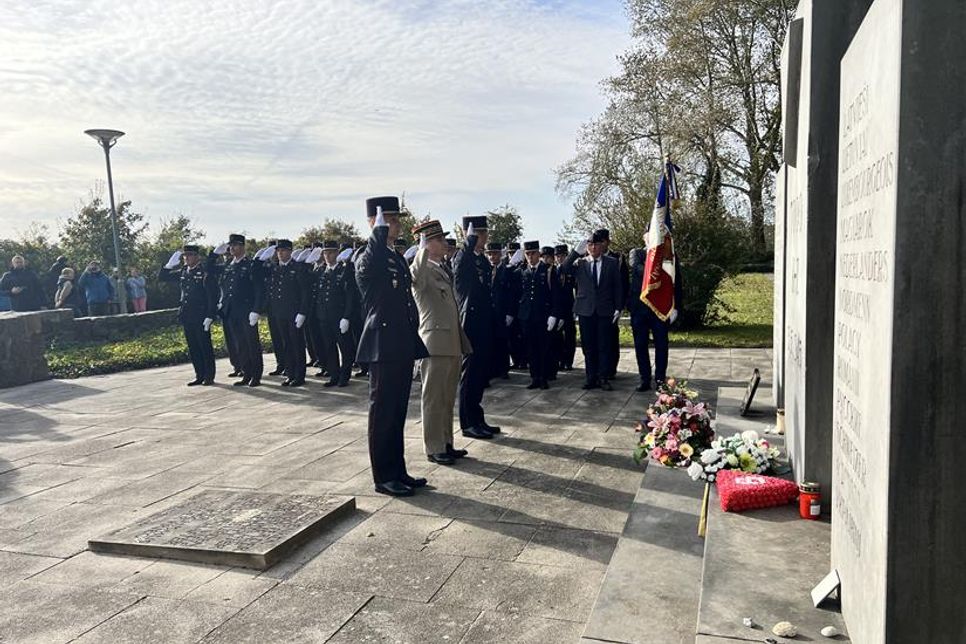 Die Gedenkveranstaltung fand beim Ehrenfriedhof im Stutthofweg statt.