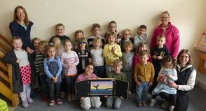 Vorlesestunde mit dem Kamishibai: Die Kinder hatten einen tollen gemeinsamen Vormittag.