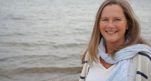 Heide Lambeck ist Diplom-Pädagogin, Coachin für Neurosystemische Integration, Brain-Gym Trainerin und Yogalehrerin.