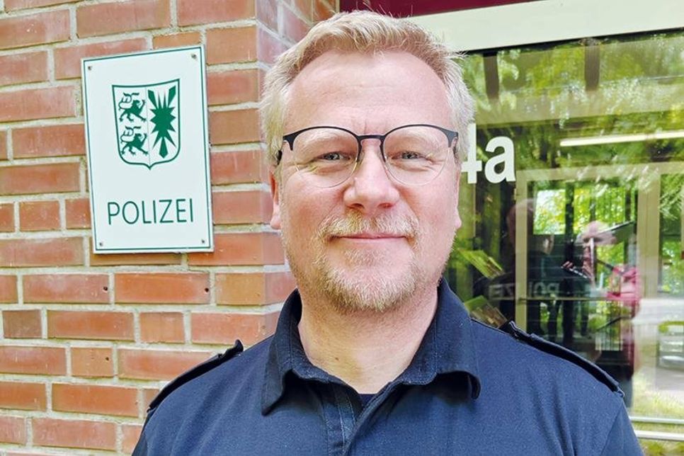 Polizeihauptkommissar Jan Nellies ist der neue Leiter der Polizeistation in Timmendorfer Strand.