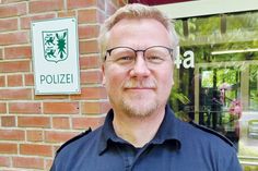 Polizeihauptkommissar Jan Nellies ist der neue Leiter der Polizeistation in Timmendorfer Strand.