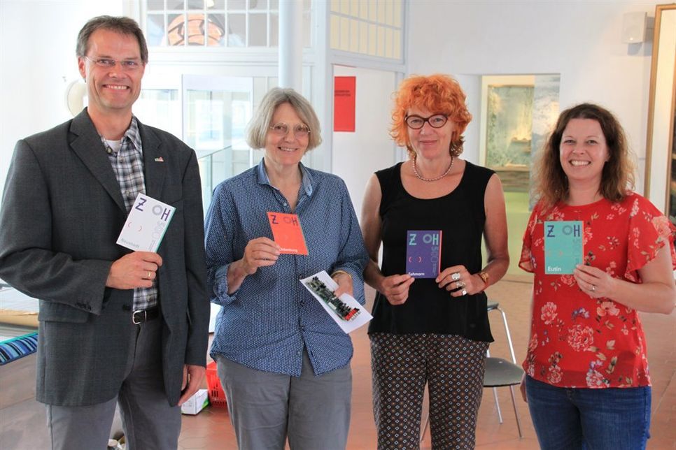 Museumsleiter Dr. Frank Wilschewski mit den Kuratorinnen Helene von Oldenburg und Kathrin Langenohl sowie Werkleiterin des Tourismus-Service Neustadt-Pelzerhaken-Rettin Vera Heß (v. lks.).