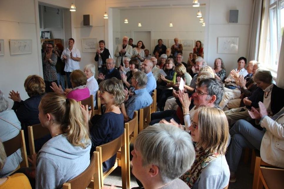 Viele viele Gäste waren der Einladung der Ausstellungsgemeinschaft zur Eröffnung gefolgt.