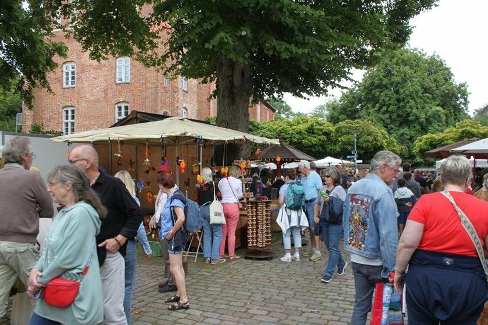 Gemütliches Bummeln rund um das Kloster und dabei wahre Schätze entdecken gehört für viele Gäste dazu.