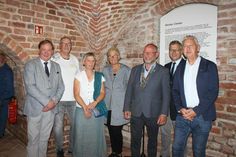 Traditioneller Empfang im Brunnenkeller mit geladenen Gästen aus Politik, Kultur und Gesellschaft: Tourismuschef Manfred Wohnrade, stellvertretender Bürgermeister Olaf Dose-Miekley, Bürgervorsteher Matthias Dammer, Kreispräsidentin Petra Kirner, 1. Vorsitzende des Förderkreises Kloster Cismar Sabine Höft-Dammer, Beisitzer Thomas Rathje und MdB Ingo Gädechens (v. re.).