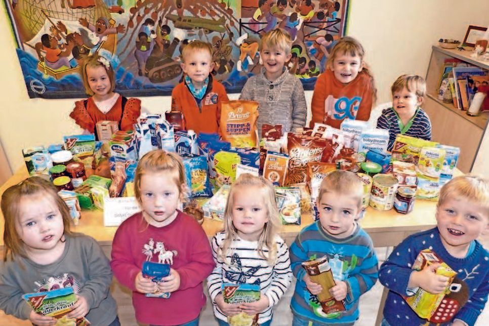 Hassendorfer Kindergarten Wirbelwind beschenkt die Eutiner Tafel zur Martinszeit Hassendorf (ed).