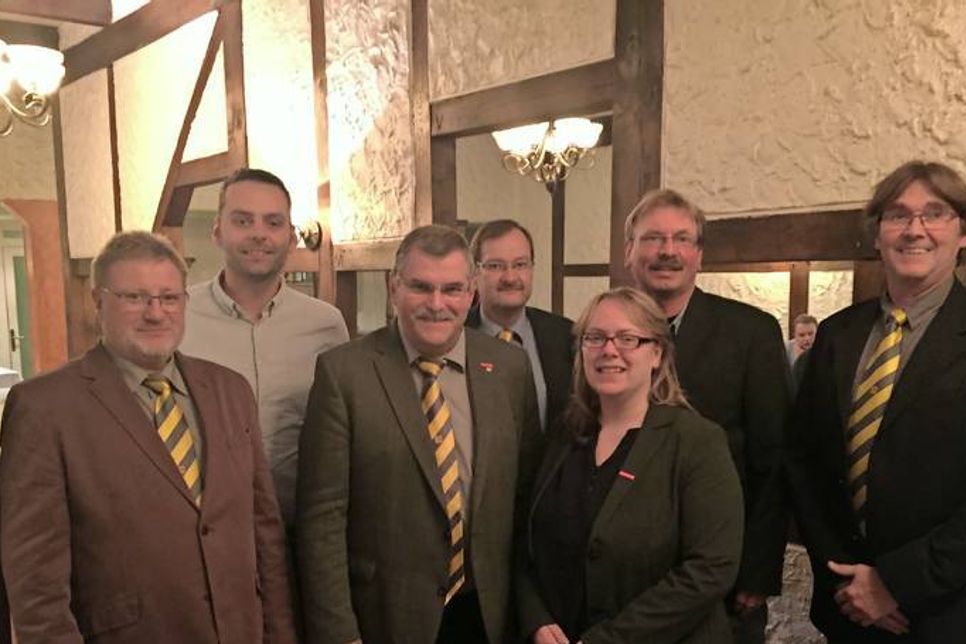 Der neu gewählte Innungsvorstand: Uwe Schiebold, Stefan Erbs, Ulrich Mietschke, Smari Schütze-Jakobsson, Geschäftsführerin Tanja Schatomski, Jörg Guttau, Rainer Steinbock (v. lks.).