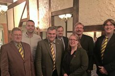 Der neu gewählte Innungsvorstand: Uwe Schiebold, Stefan Erbs, Ulrich Mietschke, Smari Schütze-Jakobsson, Geschäftsführerin Tanja Schatomski, Jörg Guttau, Rainer Steinbock (v. lks.).