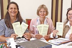 Drei starke Frauen gegen dauerhafte Minijobs: Sabine Axt von der Beratungsstelle Frau &amp; Beruf), Gudrun Dietrich, Gleichstellungsbeauftragte der Stadt Eutin, und Ute Behrens, die Vorsitzende des Kommunalpolitischen Frauennetzes e.V. (v. links).