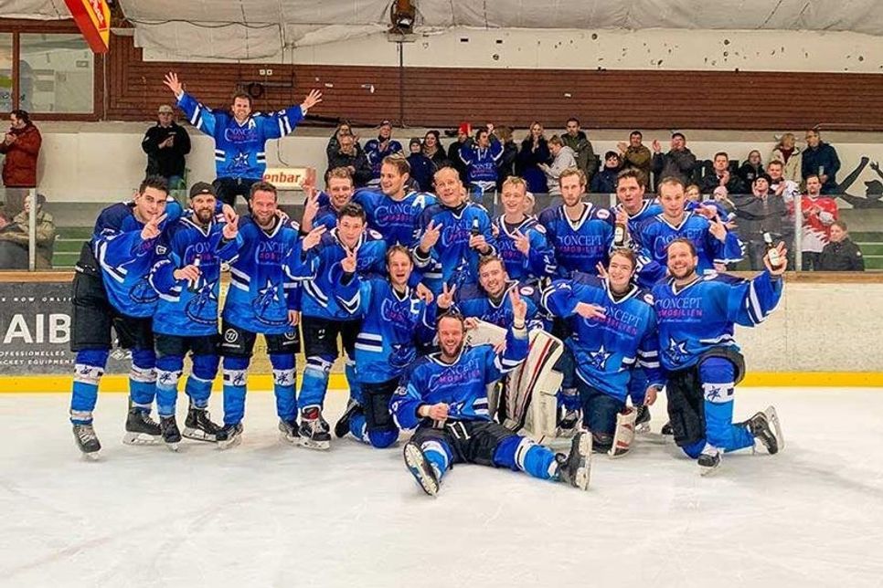 Große Freude in Timmendorfer Strand: Die Mannschaft des CETs konnte die Meisterschaft in der Eishockey Verbandsliga Nord 2019/20 am vergangenen Freitag vorzeitig perfekt machen.