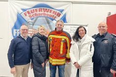 Brandschutzausschuss-Vorsitzender Michael Pätau, Bürgervorsteherin Renate Sonntag, Ortswehrführer Sebastian Levgrün, Bürgermeisterin Bettina Schäfer und der stv. Ortswehrführer und Gemeindewehrführer Malte Levgrün nach dem gemeinsamen Gespräch im Feuerwehrgerätehaus.