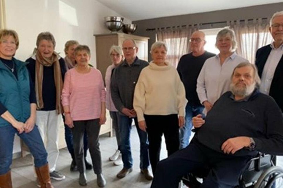 Viola Frehse, Heide Schwenke, Elena Ruge, Klaus Bork, Thea Niemann, Klaus Kreutzer, Antje Hüttmann, Thomas Hüttmann, Prof. Dr. Heberlein (vorne v. lks.), Ute Valendieck und Brigitte Lüthje (hinten v. lks.).