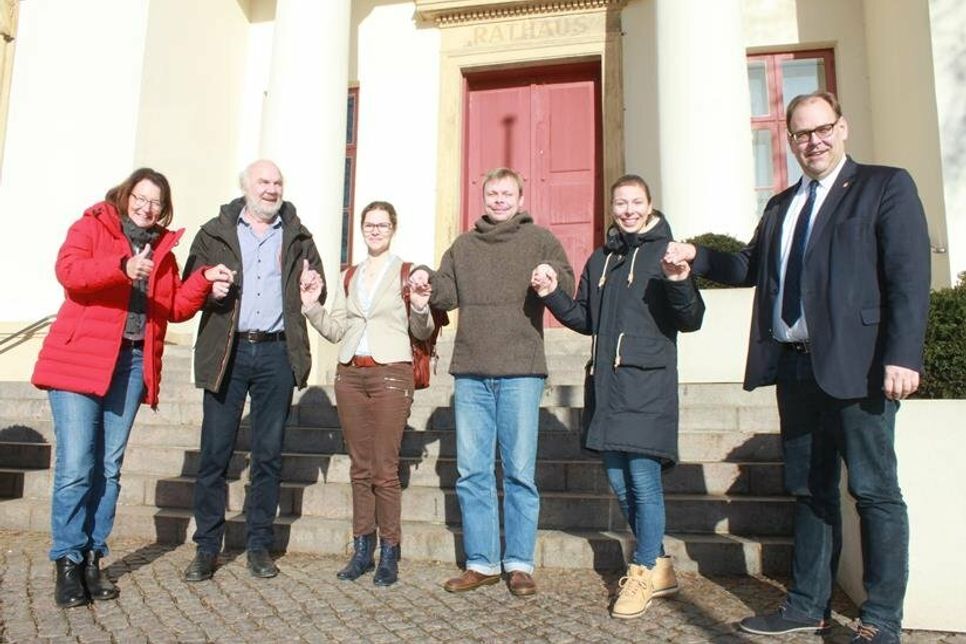 Wollen Neustadt gemeinsam klimaneutral machen: Antje Weise, Willy Heckel, Dr. Lisa Griem, Niclas Bünning, Lina Koop und Mirko Spieckermann (v. lks.).