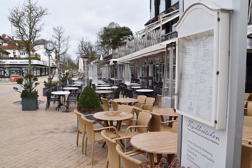 Das leere Zentrum von Timmendorfer Strand, wo sonst auf der Promenade und in den Cafés immer Betrieb ist.