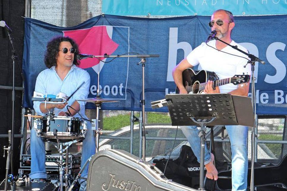 Für gute Stimmung sorgte auch das Bühnenprogramm, wie am Samstag mit „Urban Beach“.