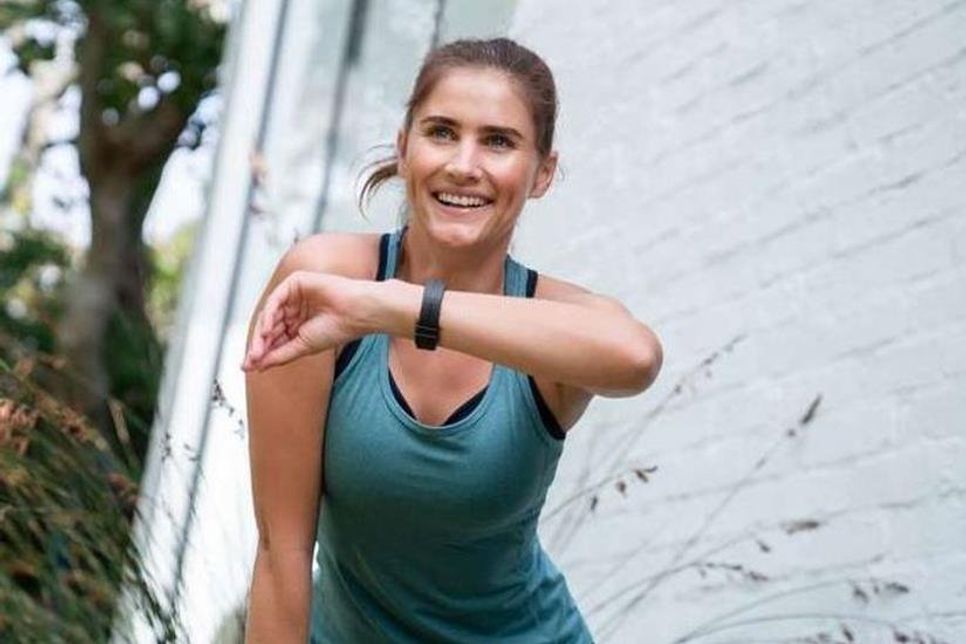 Gute Vorsätze wirken sich positiv auf die gesundheitliche Prävention aus - aber nur dann, wenn man über eine längere Zeit durchhält. Foto: djd/AXA/2019/all rights reserved: Mat Neidhardt rep. by Emeis Deubel.
