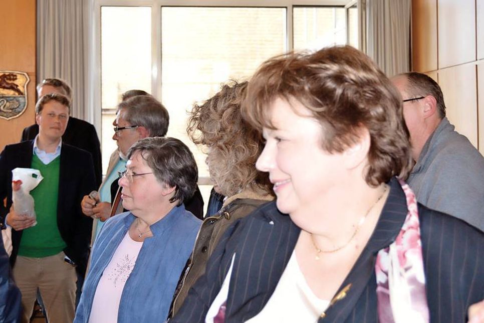 Etappenziel erreicht! Auch Ellen Brümmer von der CDU ist noch im Rennen um den Posten des Verwaltungschefs beziehungsweise der Verwaltungschefin. Am zweiten Sonntag im Mai steht die Stichwahl an.