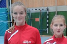 Bente und Finja (re).