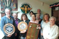 Neustadt. Beim traditionsreichen Schießen der Neustädter Schützengilde am vergangenen Samstag (Vergleichsschießen der Damen gegen die Herren) konnten in diesem Jahr die Schützen-Damen triumphieren und den Otto-Bachmann-Pokal gewinnen. Die Ehrenscheibe der Damen gewann Heidi Fenske und die Ehrenscheibe der Herren ging an Sven Gösch. Insgesamt haben 27 Mitglieder am Schießen teilgenommen, die im Anschluss noch in fröhlicher Runde den Abend beim Klönschnack ausklingen ließen. (red)