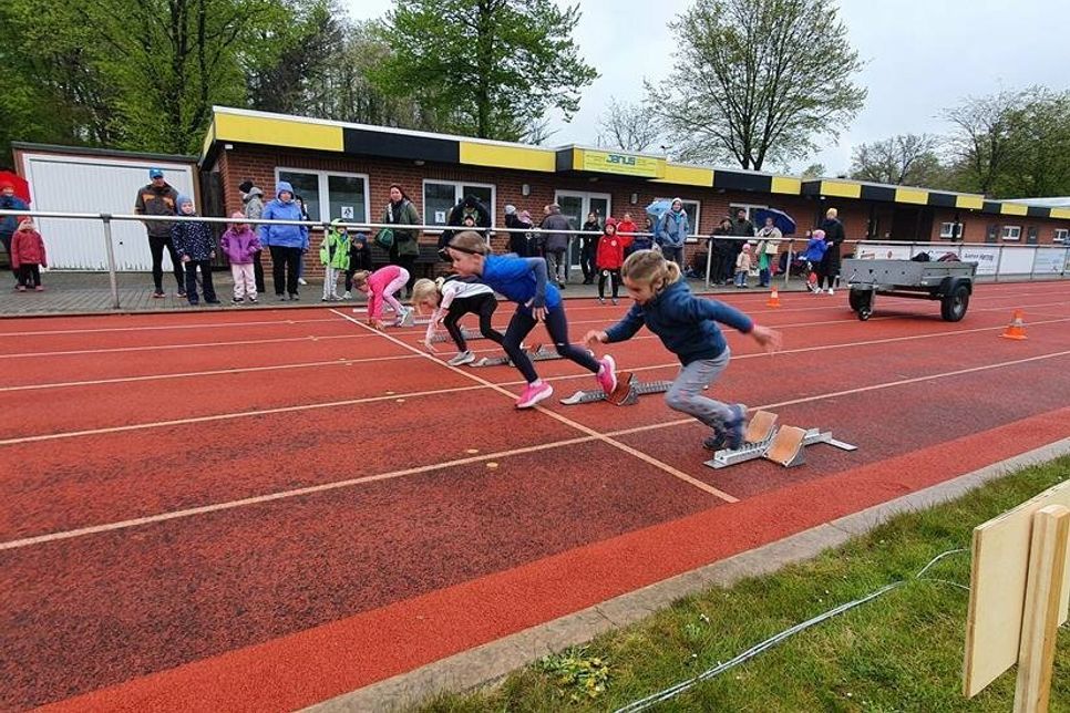 Die Kreismeisterschaft fand auf dem Gogenkrog-Sportplatz in Neustadt statt.