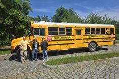 V. lks.: Martin Krüger (Fehmarn-Tours), Sina Puck (TSK) und Thuan Nguyen (TSG) freuen sich auf spannende Touren zum Fehmarnbelt.