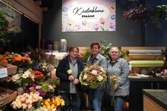 Floristik mit Kreativität und Gespür fürs Detail: Ljiljana Ehler, Nina Seubert und Yvonne Klüver (v. lks.) gehören zum Team der Küstenblume Haase im Rewe-Markt an der Sierksdorfer Straße.
