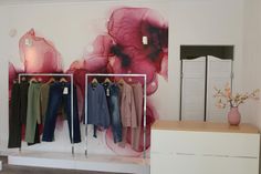 Das Sortiment von „fashion boxxx“ umfasst trendbewusste Damenmode aus Italien und Dänemark.