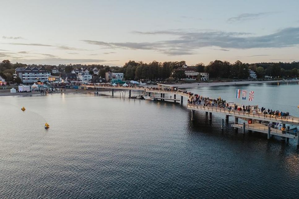 Zuletzt stand die Seebrücke bei ihrer Eröffnung im vergangenen Jahr im Fokus. Jetzt wird sie erneut zum Veranstaltungszentrum. (Foto: TALB/Joelle Dörnath)