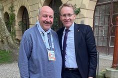 „Der Ministerpräsident hat keine Brührungsängste zu Trachten“, verriet Thorsten Johannsen (lks.), der Daniel Günther in Schwerin traf.