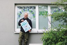 Hat mit seinem Team wieder ein großes Paket für die Sommerferien geschnürt: Patrick Bohle von der Jugendarbeit der Gemeinde Ratekau.