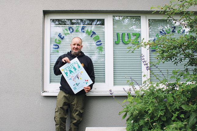 Hat mit seinem Team wieder ein großes Paket für die Sommerferien geschnürt: Patrick Bohle von der Jugendarbeit der Gemeinde Ratekau.