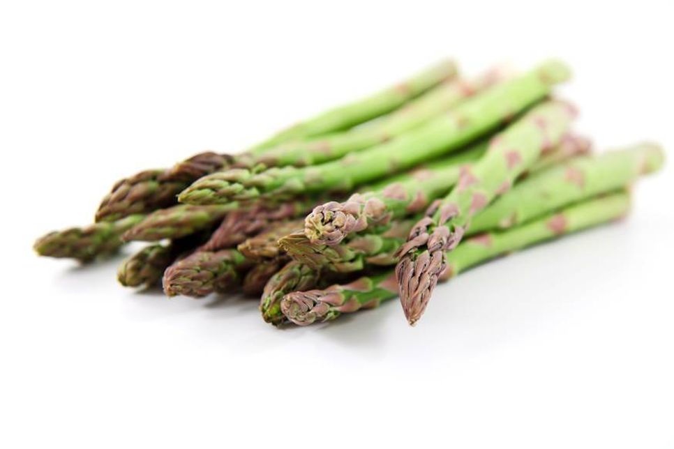 Er liefert viele Vitamine, Mineralstoffe, Spurenelemente und Ballaststoffe - der Spargel.