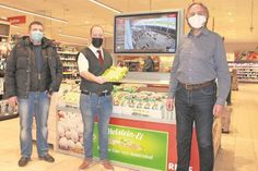 Rewe-Marktinhaber Benjamin Haase (Mi.), Manfred Scheffler (re.) und Martin Gramke wollen Vertrauen für die Verbraucher schaffen.