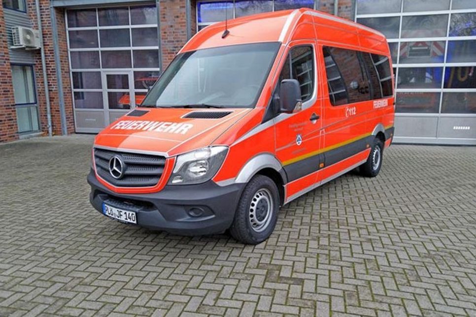 Das neue Transportfahrzeug der Jugendfeuerwehr Heikendorf.