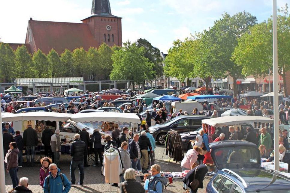 Der Flohmarkt am 3. Oktober ist beliebt bei Sammlern und Schnäppchenjägern.