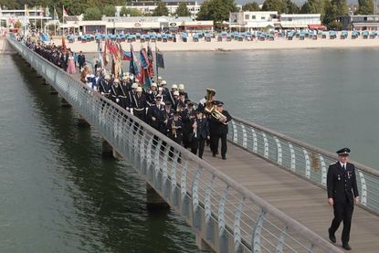 Festumzug auf der Seebrücke.
