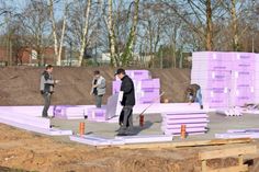 Eine Bodenplattendämmung verhindert Wärmeverluste und sollte zur Neubauplanung eines Eigenheims in jedem Fall dazu gehören. (Foto: djd/Jackon Insulation)